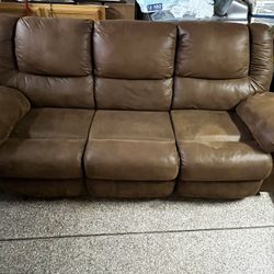 Nice Microfiber Sofa W/recliners