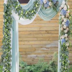 26 Pcs / Artificial Eucalyptus Leaves Greenery Garland Faux Plant Spring Vines with White Flowers Berries for Wedding Home Party Deco