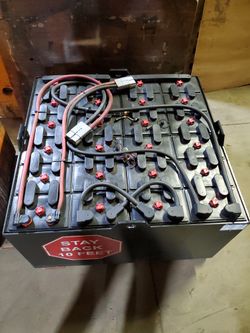 48 Volt Battery. 24-85-25, Excellent Condition.