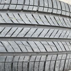 ONE USED TIRE 235/65R17 KUMHO HAVE ONE PARCH INSTALLATION AND BALANCING $45 Cash Only 