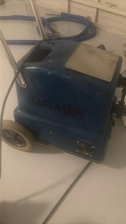 Commercial carpet cleaner