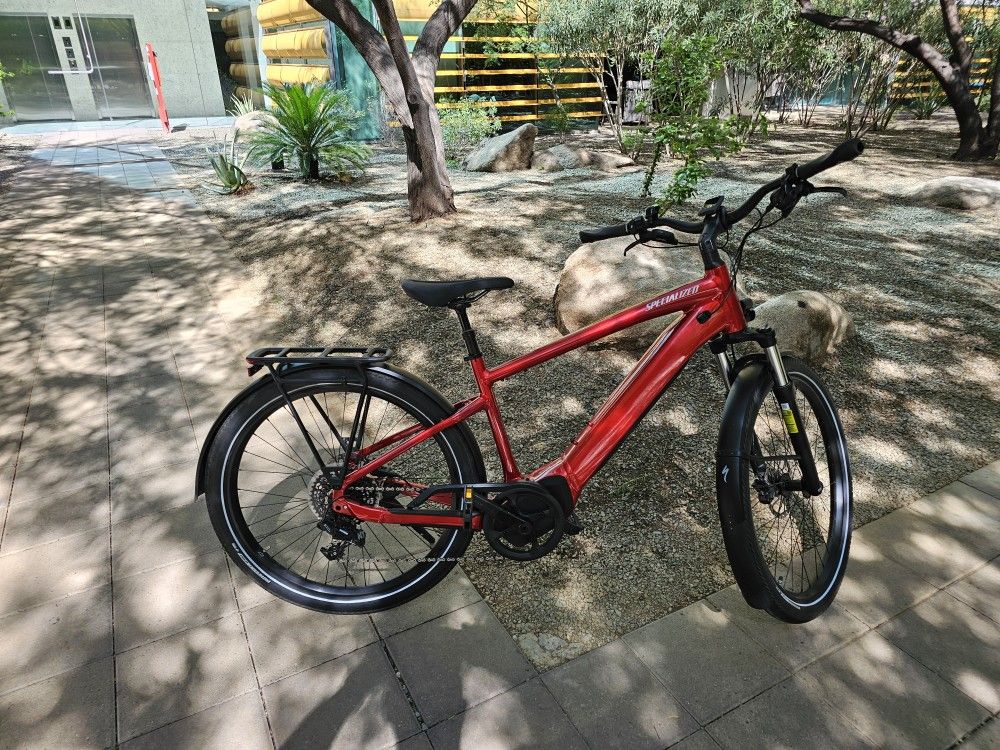 SPECIALIZED E bike 28mph BRAND NEW (almost)