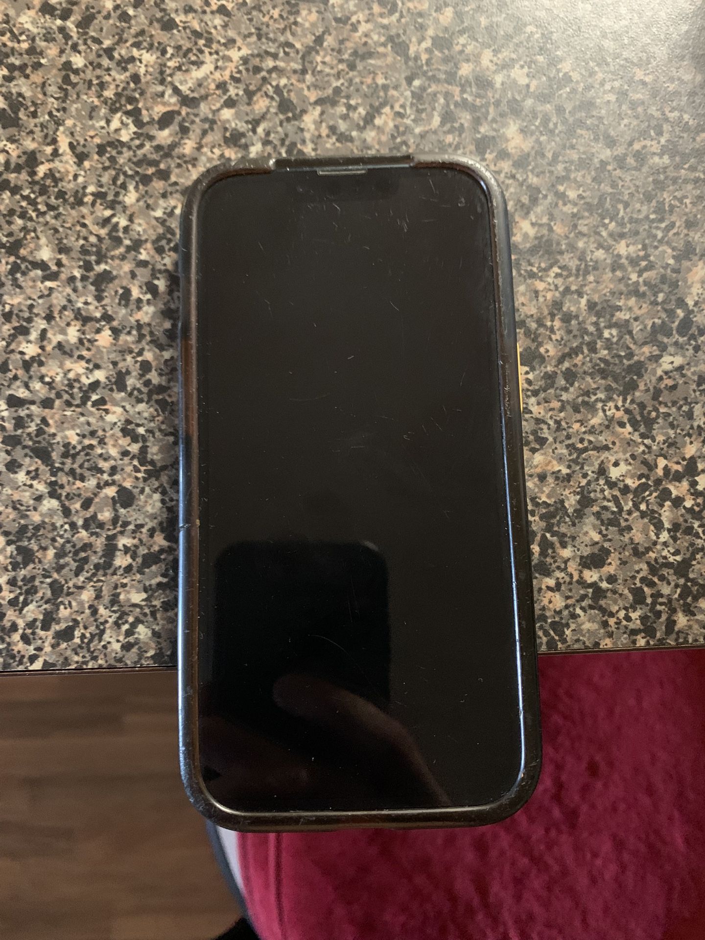 Iphone 14 (LOCKED)