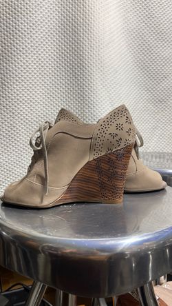 Shoes 👠 Gianni Bini Size 6.5 Wedge Heel  shoes