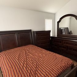 Queen Bedroom Set