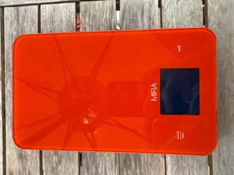 New Red MIRA kitchen scale. Model ST105. Uses 3 AAA batteries not included