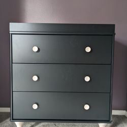 NEW Babyletto Dresser / Changing Table 