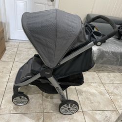 2 Chico Bravo 360 Strollers And 2 Car Bases With Baby Car Seat