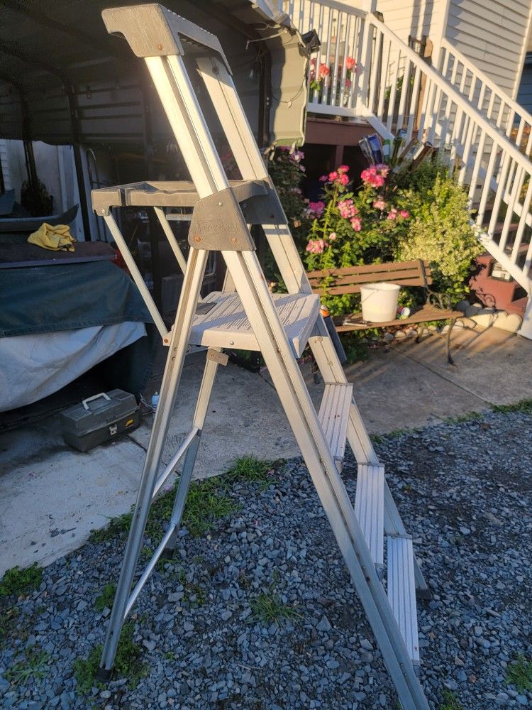 Cosco 6ft Step Ladder