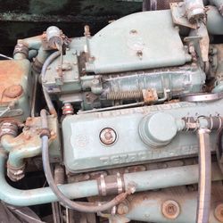 8 V 92 Detroit  With  Tranny