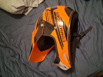 Commander youth sport helmet