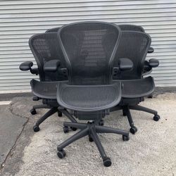 HERMAN MILLER CLASSIC AERON CHAIRS 2ND GENERATION SIZE B $399 EACH DELIVERY AVAILABLE FOR A FEE