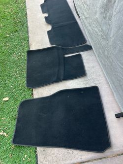 Tesla model Y floor mats