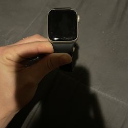 Apple Watch SE 