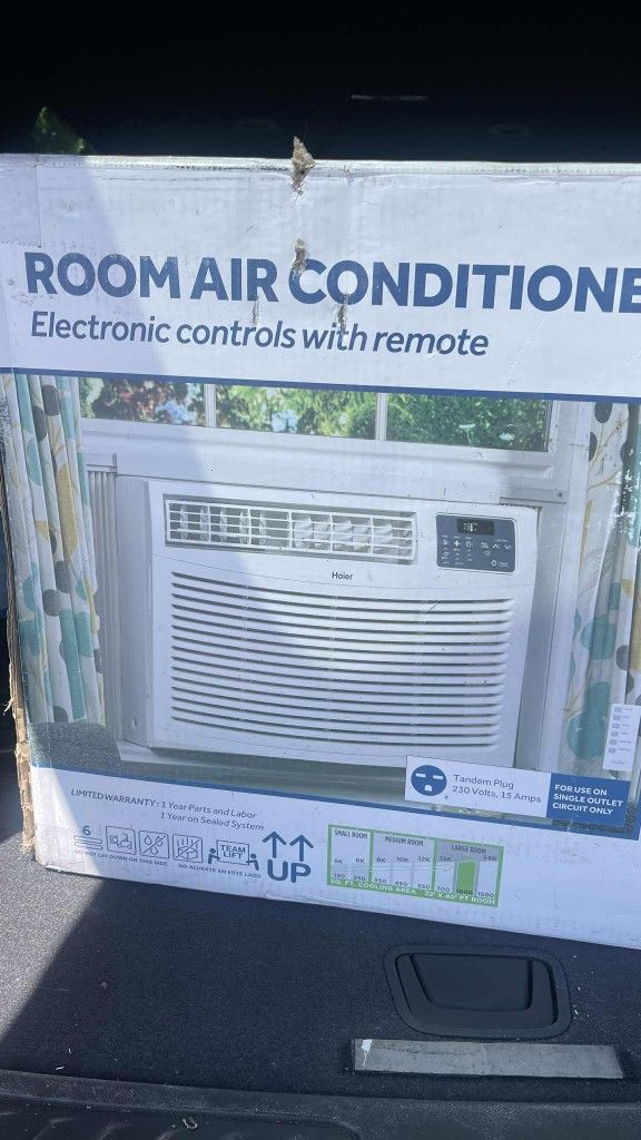 WINDOW AIR CONDITIONER