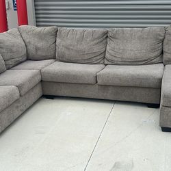 Free Delivery - Modern Gray Sectional Sofa Couch 