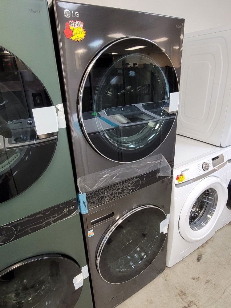 NEW LG ThinQ WashTower Front Loading Washer And Gas Dryer Laundry Center