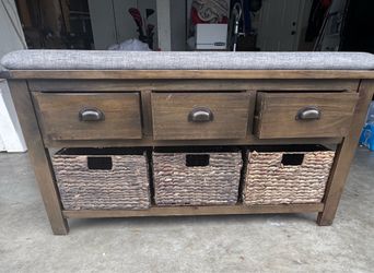 Cushioned entry bench