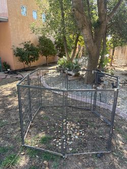 Dog cage / kennel