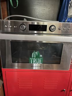 Multifunctional Microwave In Good Conditions