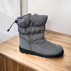 snow boots