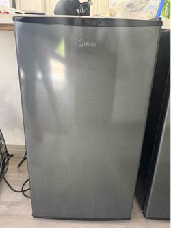 Midea Mini Fridge with Freezer