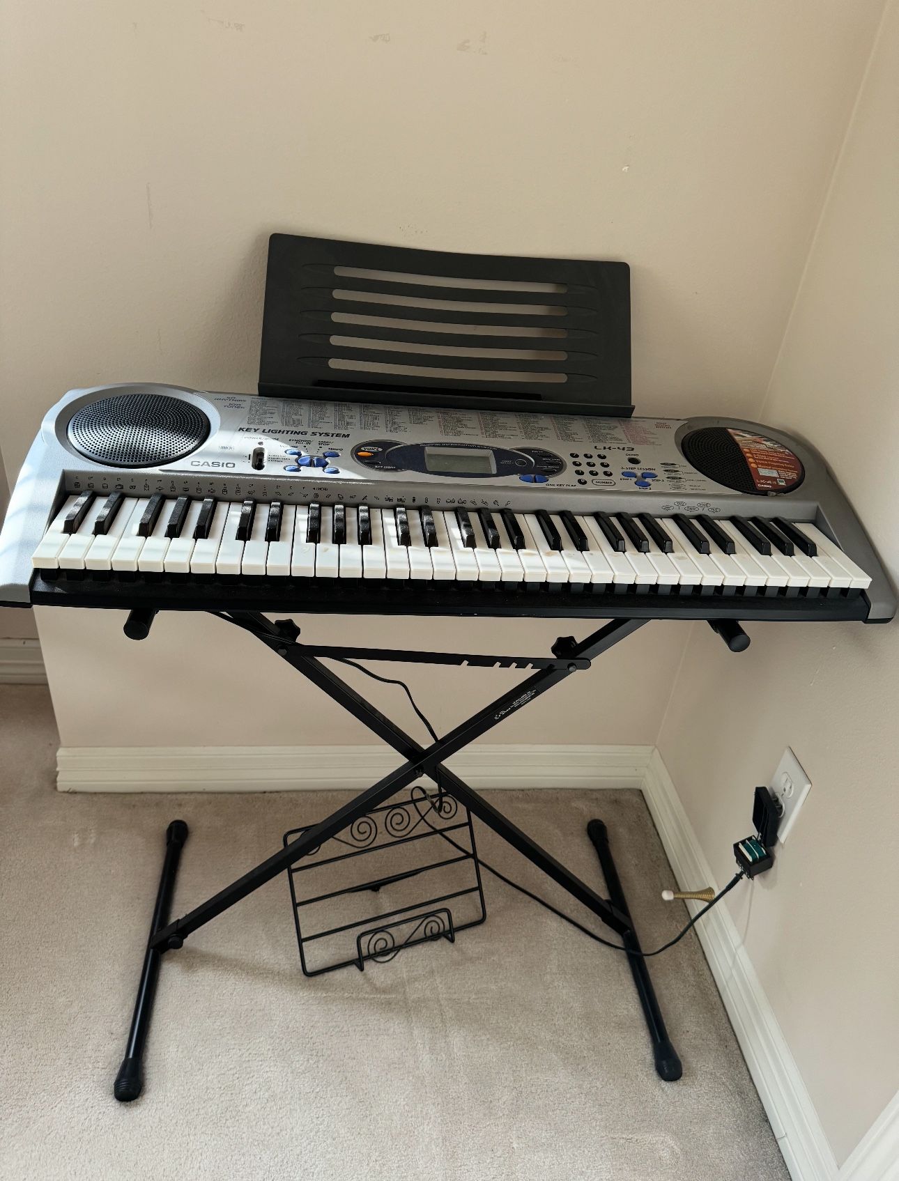 CASIO- LK43 PIANO - Mint Condition