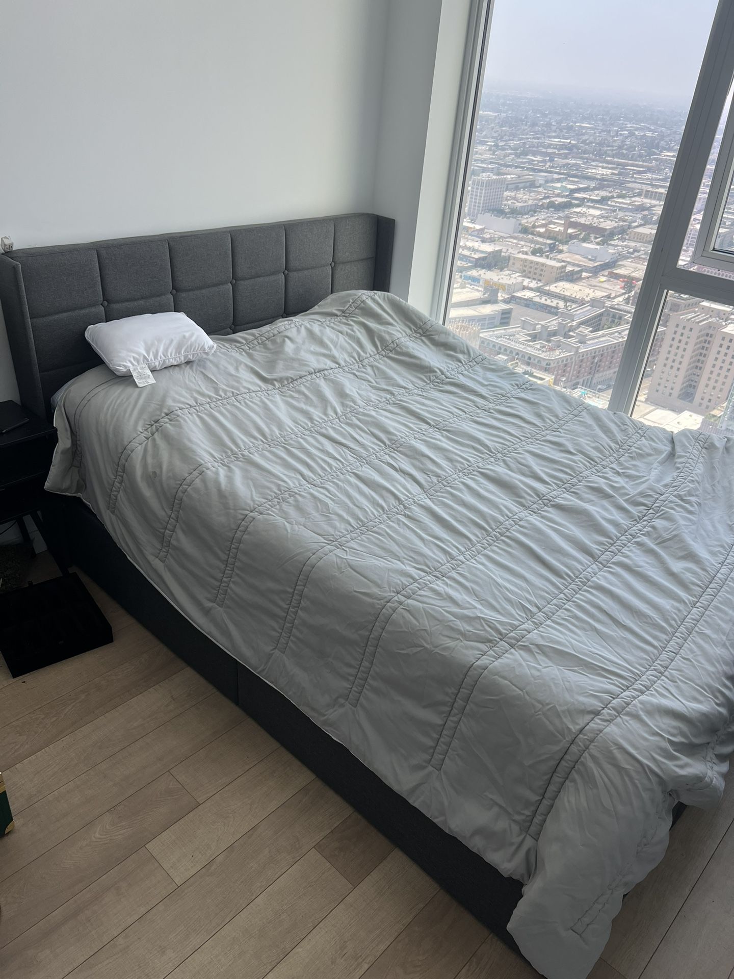 QUEEN BED Bedroom Set
