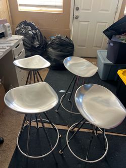 4 Bar Stools