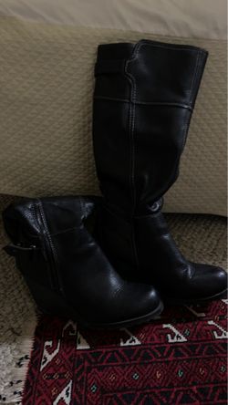 Black wedge boots