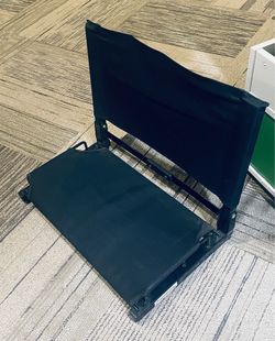 21”W Black Folding Stadium Seat