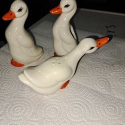 Hand Glazed Ducks, S&P Shakers& Toothpick Holder