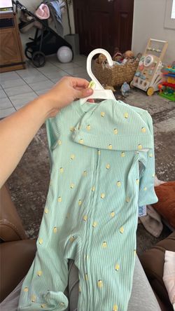 Neutral Carter’s 3m onesie