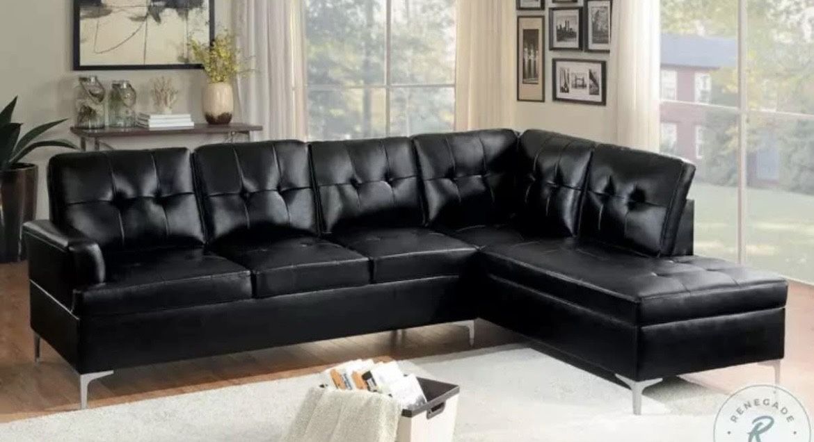 Beautiful Elegant Upscale Modern Italian Leather L Shape Sectional Sofa