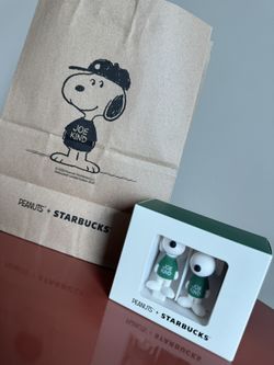 New Snoopy X Starbucks Limited Edition Peanuts Drink Stopper & Straw Topper