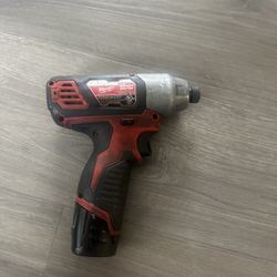 12 V Milwaukee