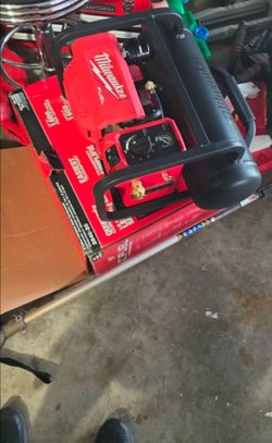Milwaukee 2 gallon air compressor
