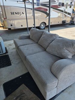 Secstional Couches