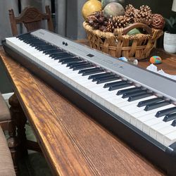 Roland FP-2 Keyboard