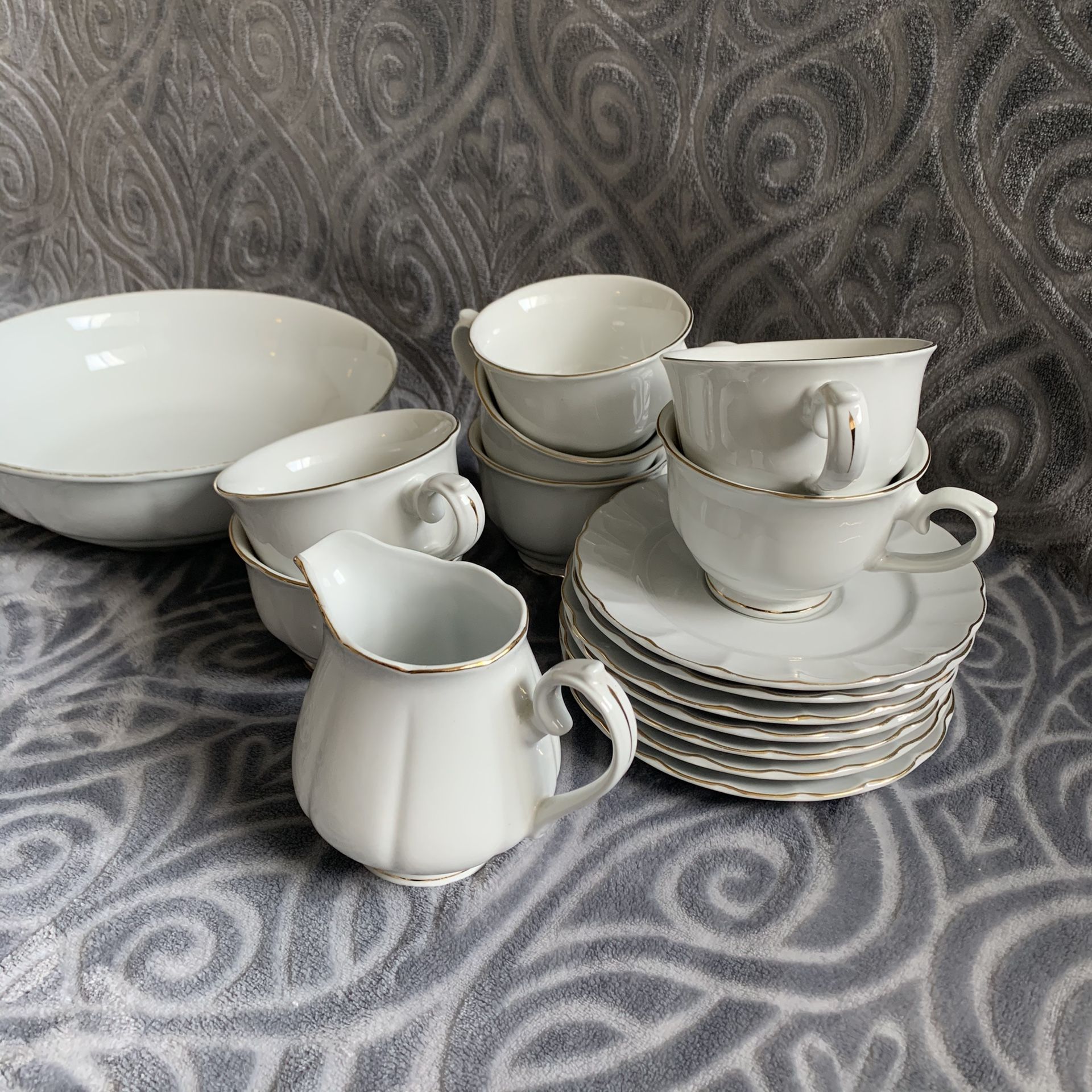18 piece China set