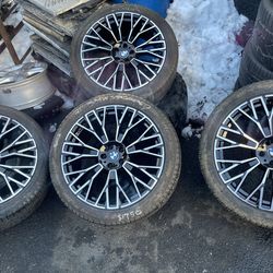 21 inch BMW 5x112 staggered set of 4 NEW rims with 4 used tires 275/40R21 315/35R21 , 1750$ for 4 rims with 4 tires plus tax. Mount available but not 