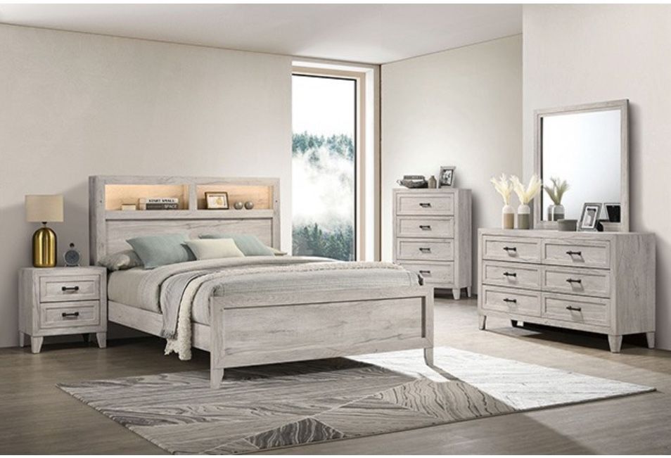 4 Pc Queen Bedroom Set ( Please Read Description For More Information)