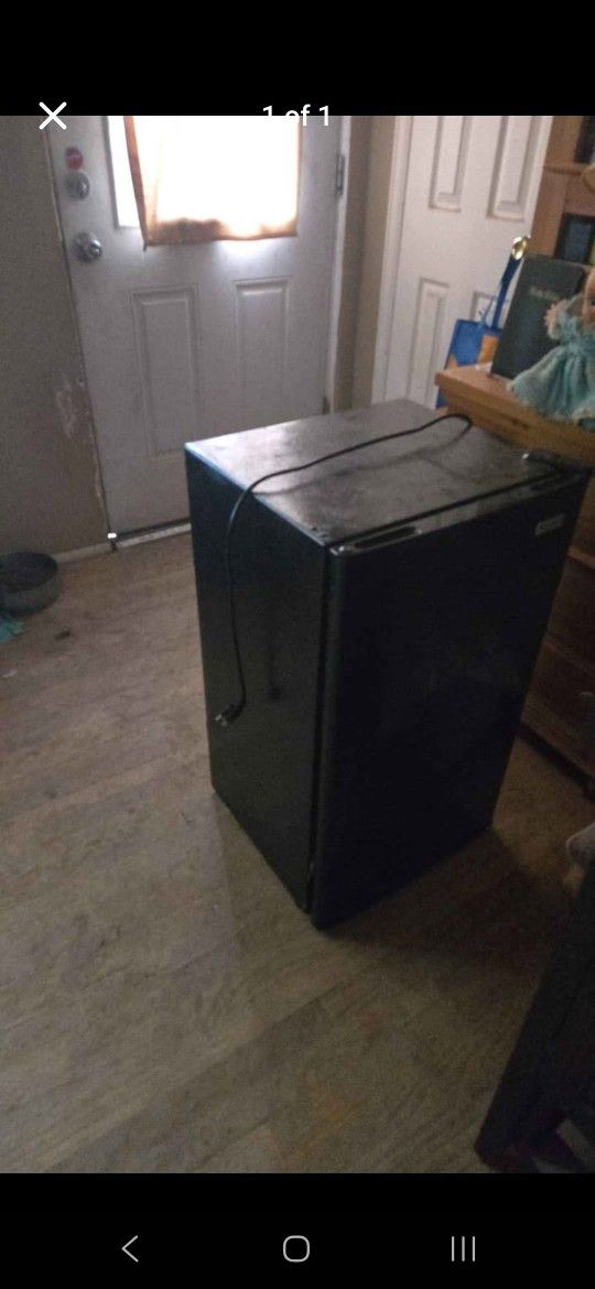 Small refrigerator