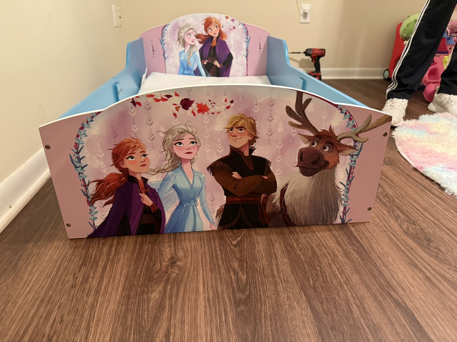 Frozen Toddler Bed w/ Mattress