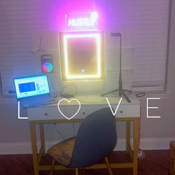 Touch Light Vanity W/outlet/usb