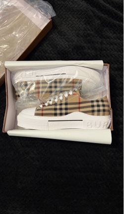 Burberry Size 10