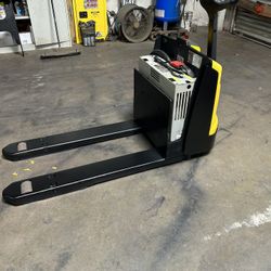 Yale Electric Pallet Jack