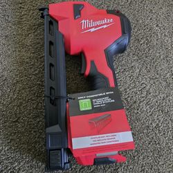 Milwaukee Stapler 12v 