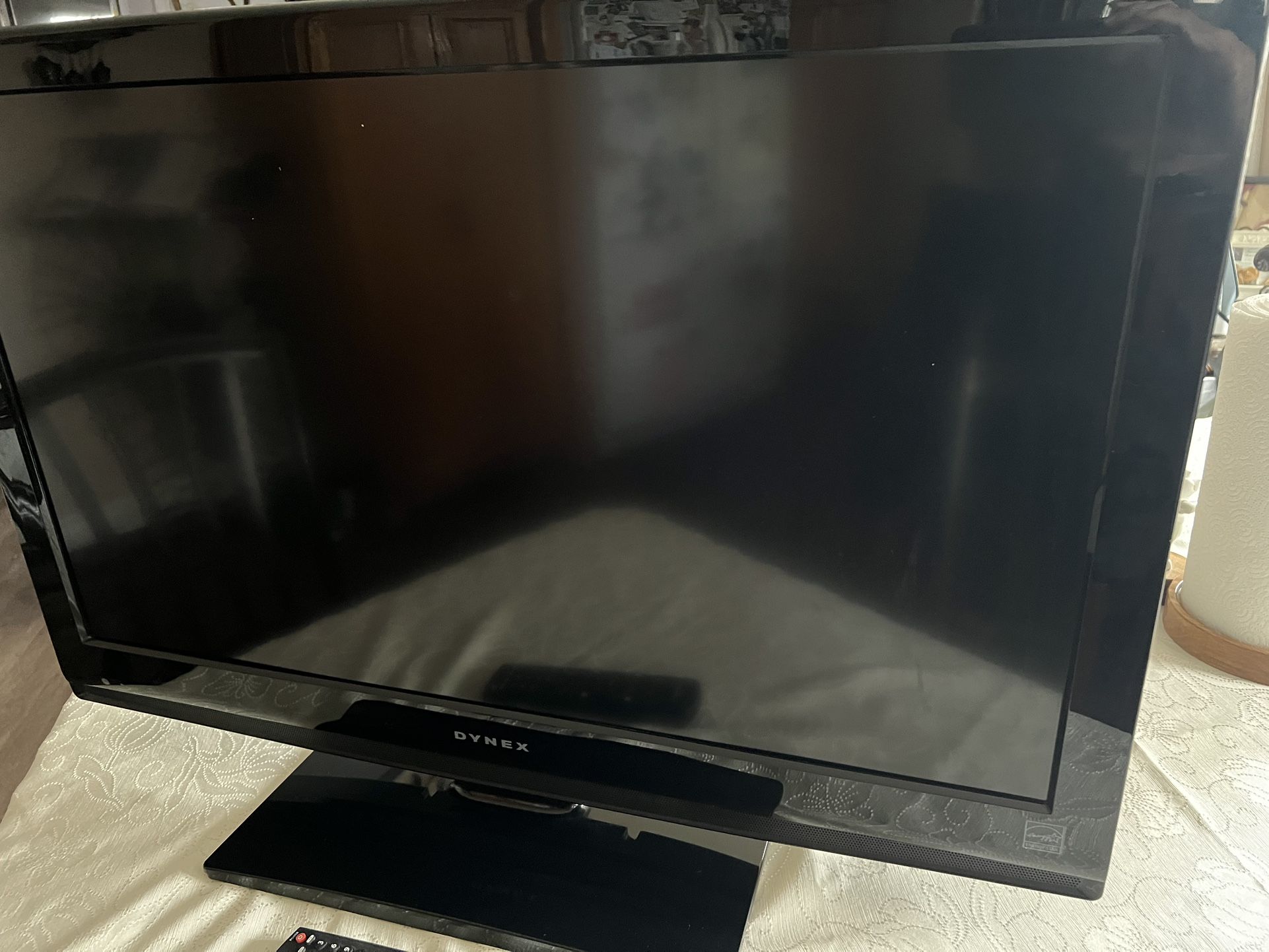 30 Inches DYNEX TV With Control