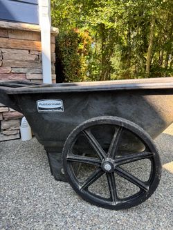 Rubbermaid Heavy-Duty Utility Cart /Wheel Barrow